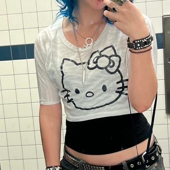 Y2k hello kitty crop top - Picture 4 of 4